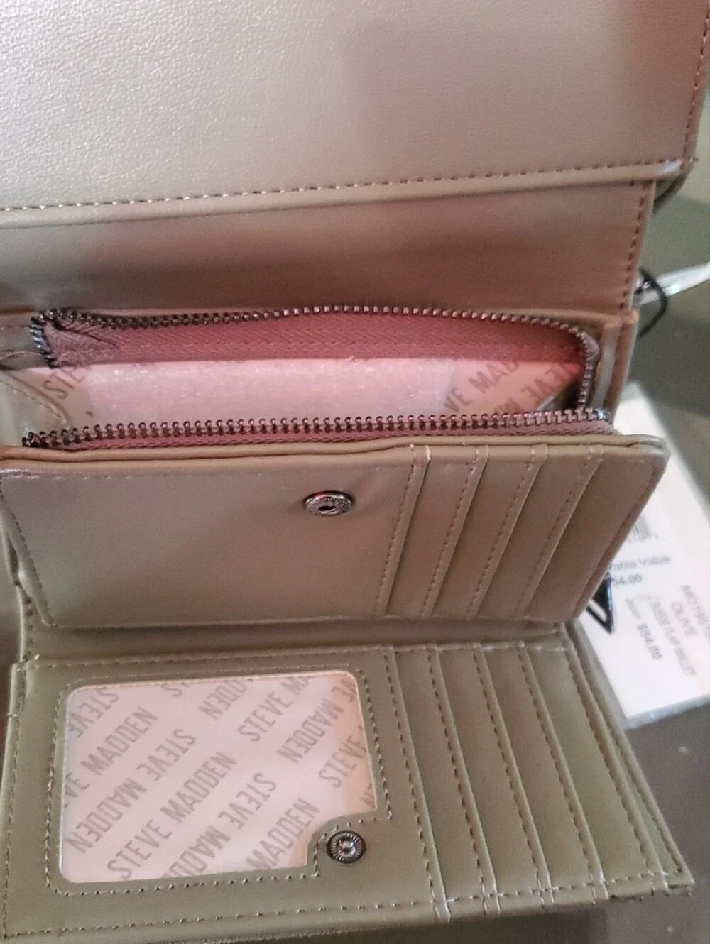 Steve Madden compact trifold